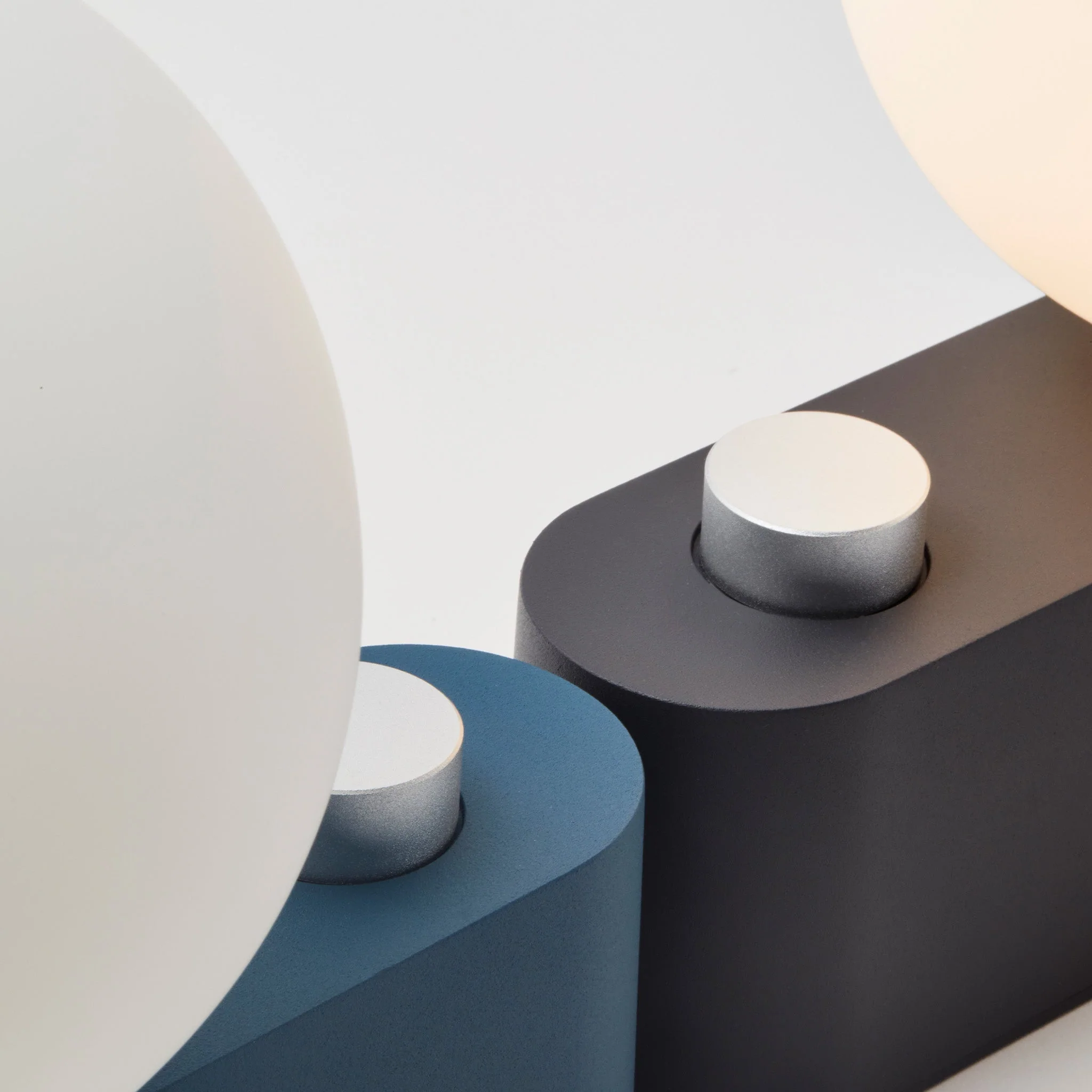 Alumina Lamp in Charcoal - Image 8