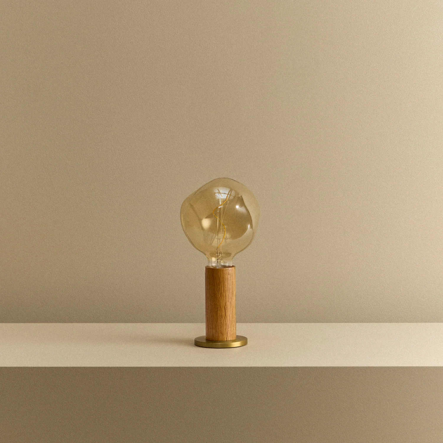 Knuckle Table Lamp in Oak + Voronoi I - Image 8