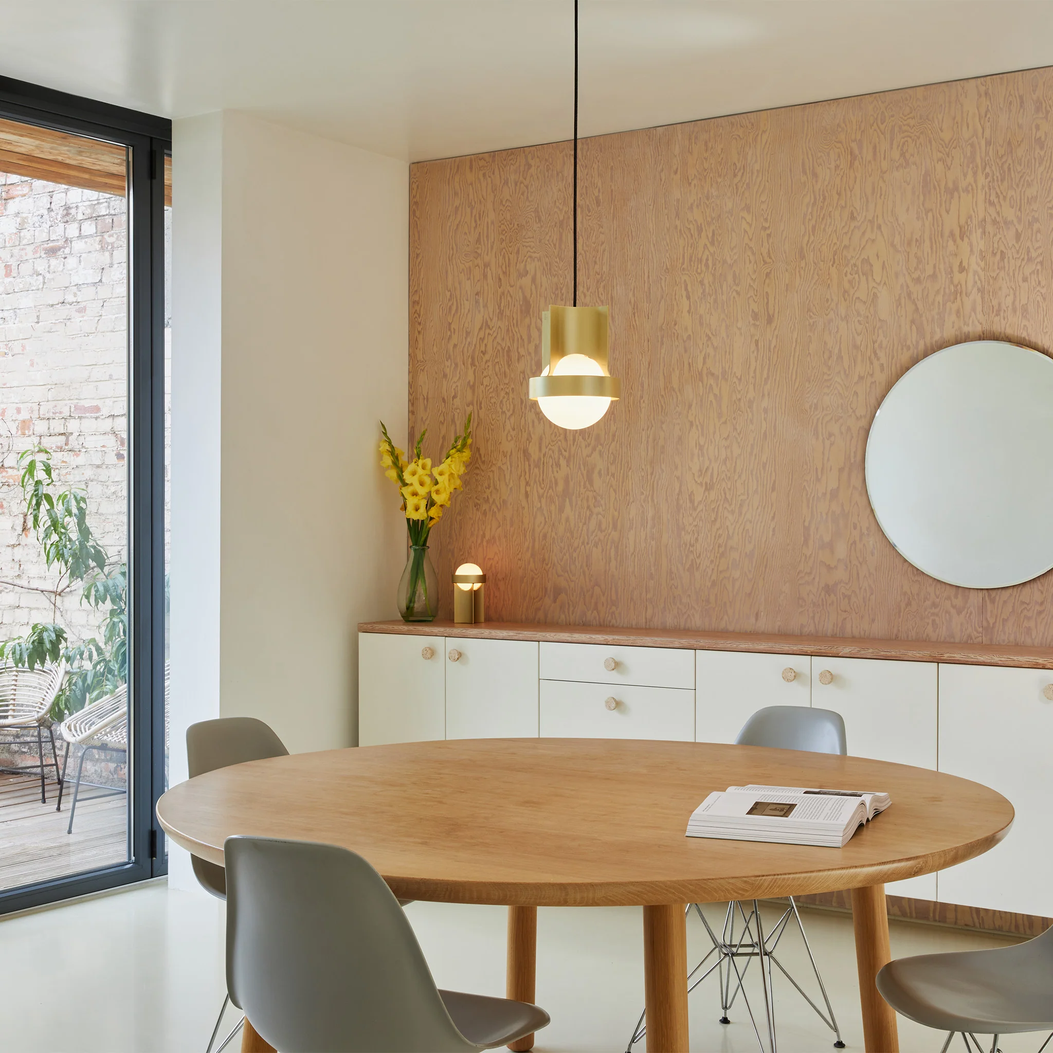 Loop Single Pendant in Gold + Sphere IV - Image 2