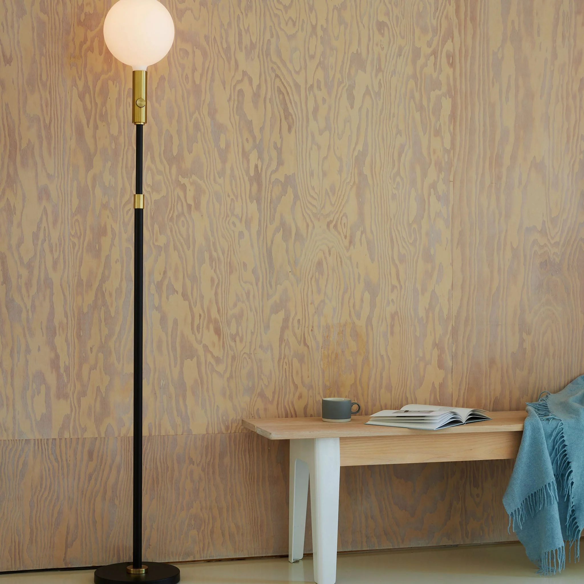Poise Adjustable Floor Lamp in Brass + Sphere V - Image 5