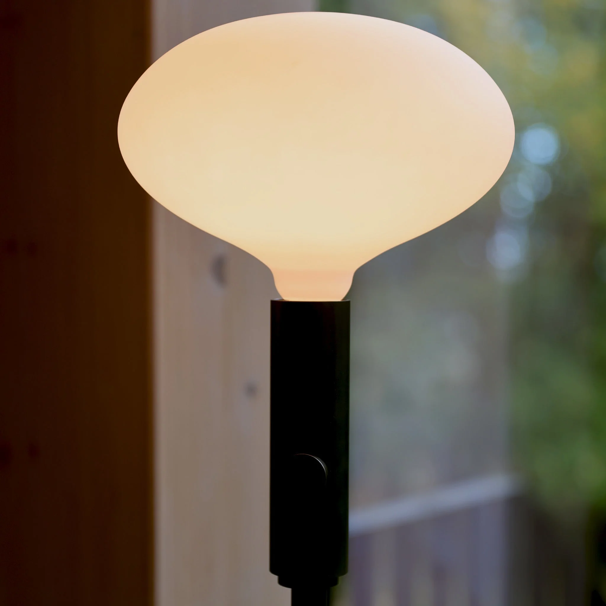 Poise Adjustable Floor Lamp in Graphite + Oval II - Image 4