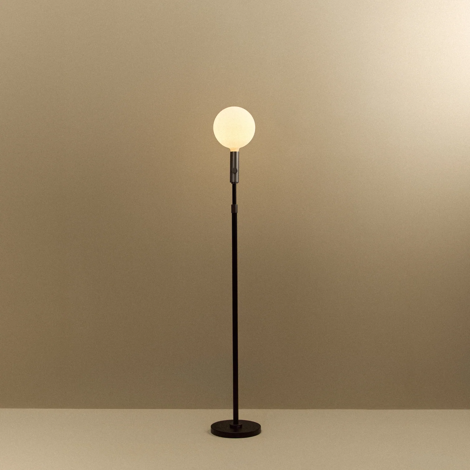 Poise Adjustable Floor Lamp in Graphite + Sphere V - Image 10