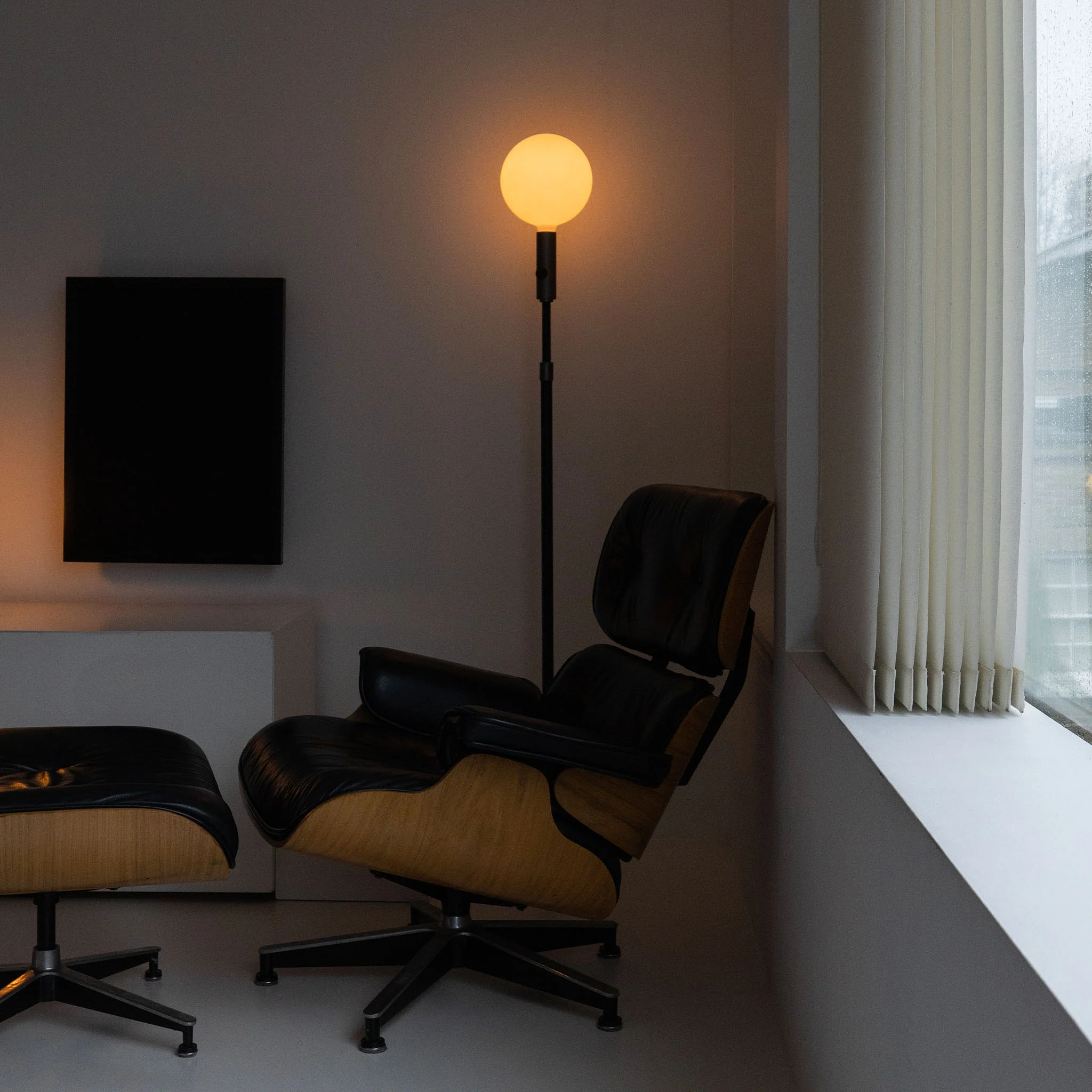 Poise Adjustable Floor Lamp in Graphite + Sphere V - Image 5