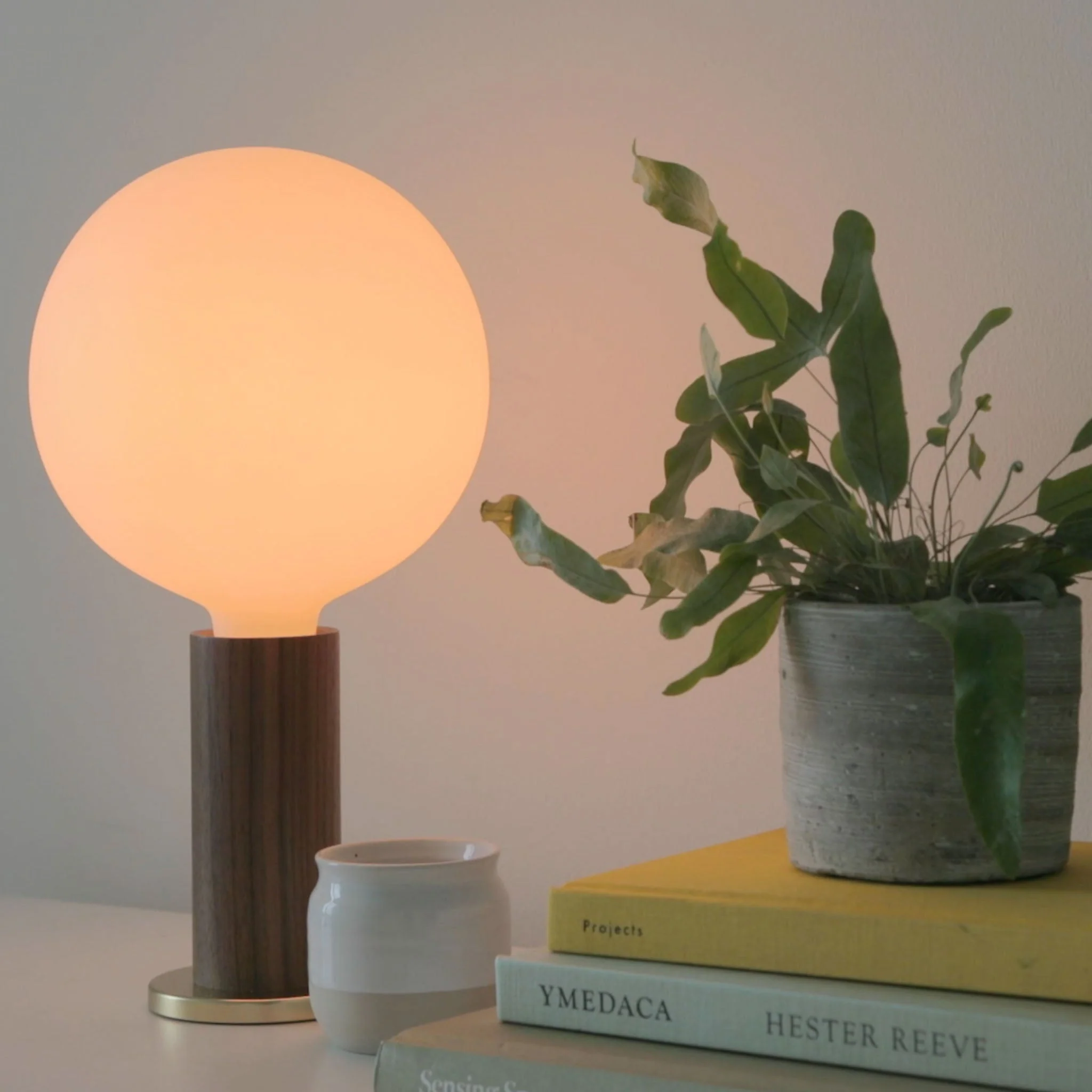 Sphere IV E27 Dim-to-Warm LED Bulb - Image 2