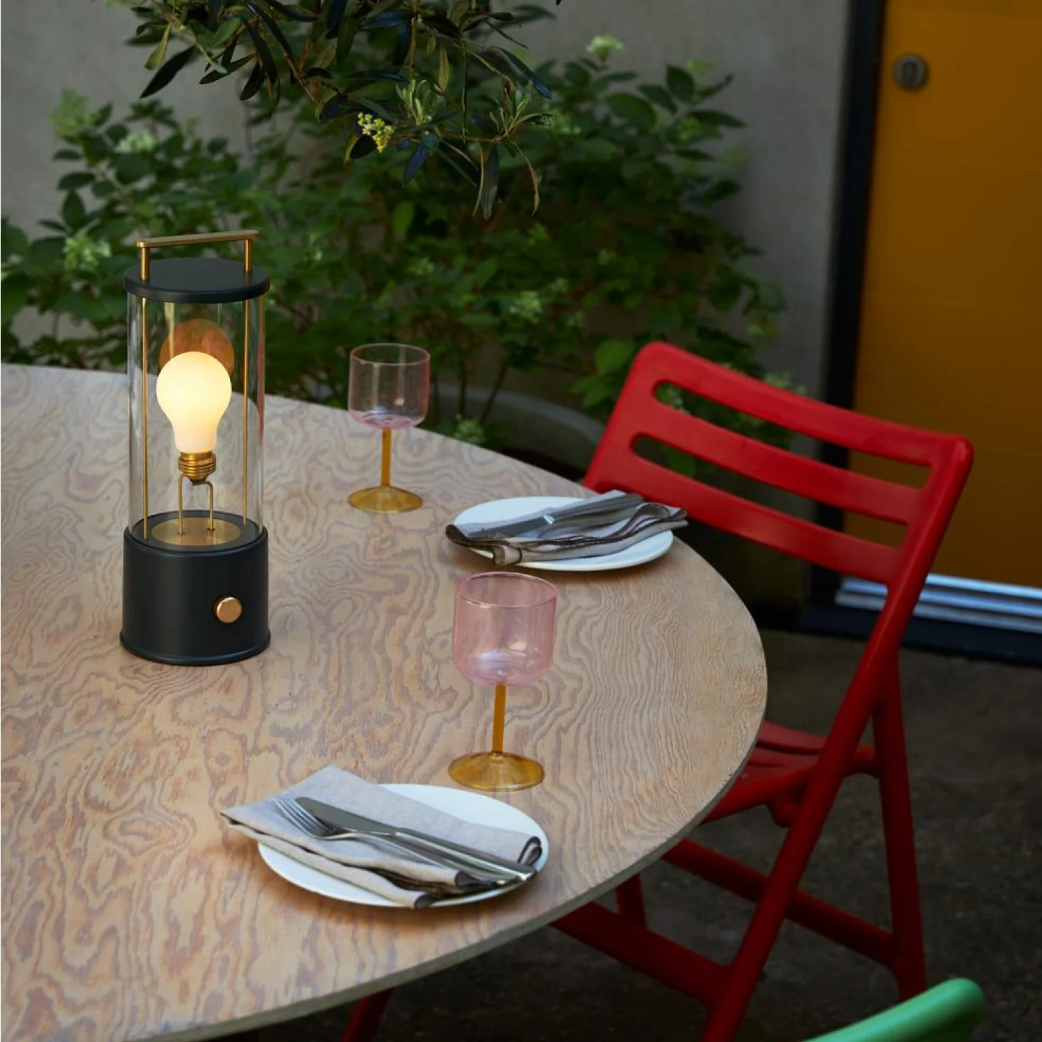 The Muse 2.0 Portable Lamp in Hackles Black - Image 5